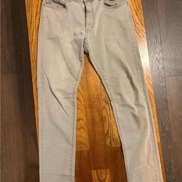 Uniqlo Men's Light Gray Slim Jeans - Picture 2 of 4